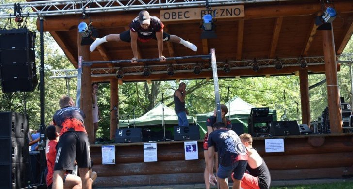 Březenská pouť a motosraz Poláky (30).JPG